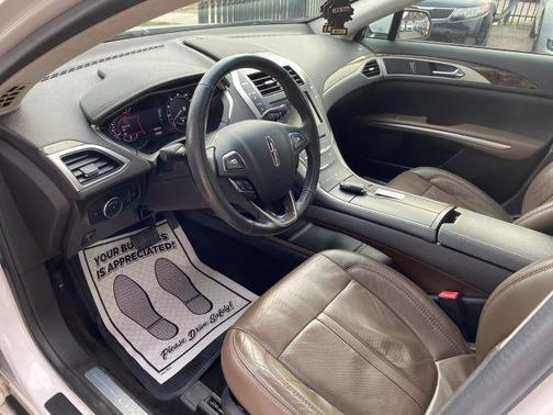 2014 Lincoln MKZ Base