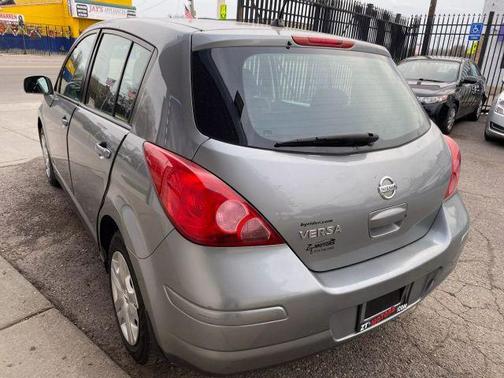 2010 Nissan Versa 1.8 S