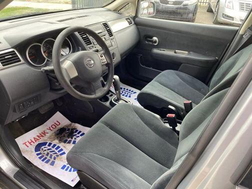 2010 Nissan Versa 1.8 S