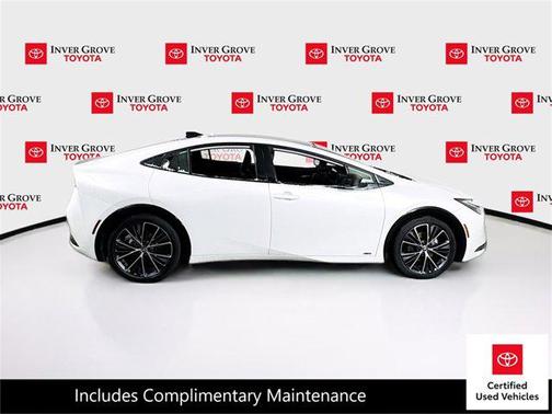 2025 Toyota Prius XLE