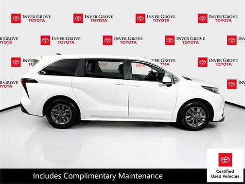 2025 Toyota Sienna LE