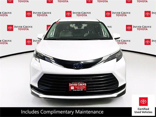 2025 Toyota Sienna LE