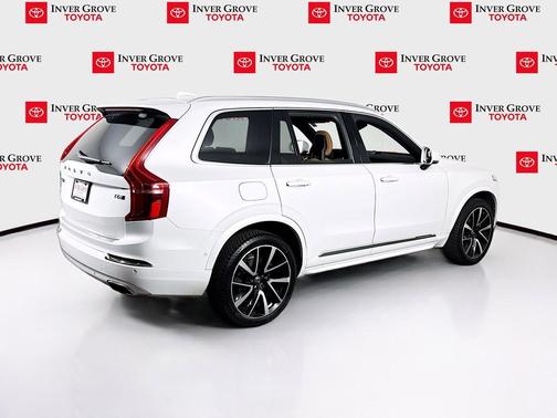White 2018 Volvo XC90 T6 Inscription