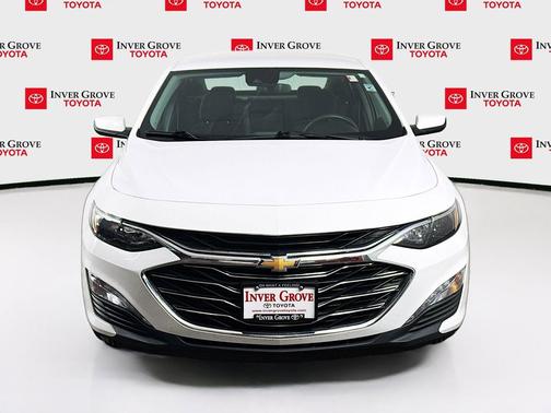 Summit White 2025 Chevrolet Malibu FWD 1LT