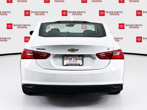 Summit White 2025 Chevrolet Malibu FWD 1LT