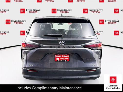 2025 Toyota Sienna LE