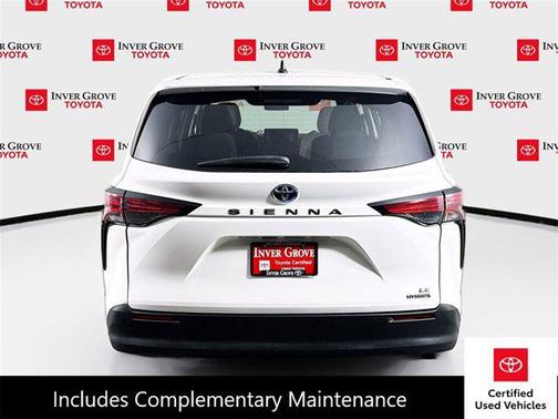 2022 Toyota Sienna LE