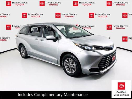 2025 Toyota Sienna LE