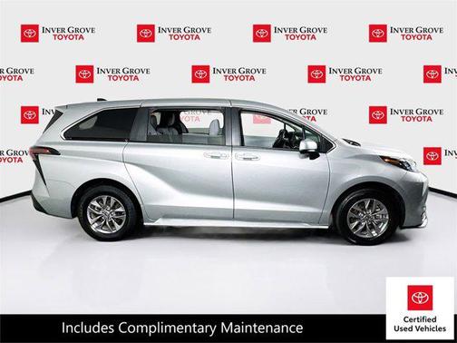 2025 Toyota Sienna LE