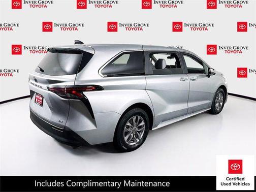 2025 Toyota Sienna LE