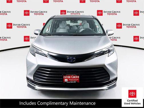 2025 Toyota Sienna LE