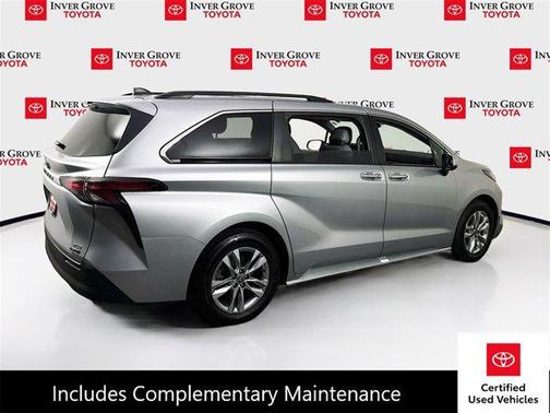 2022 Toyota Sienna XLE 7 Passenger