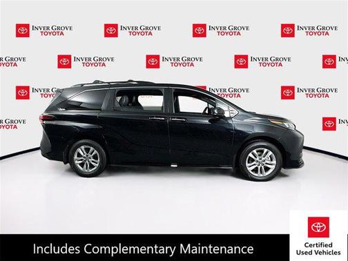 2022 Toyota Sienna XLE