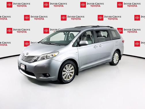 Silver Sky Metallic 2017 Toyota Sienna XLE