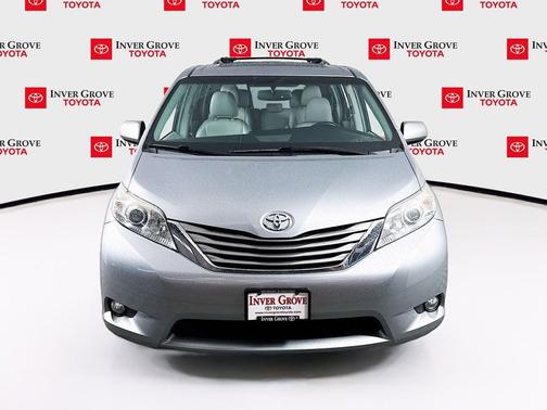 Silver Sky Metallic 2017 Toyota Sienna XLE