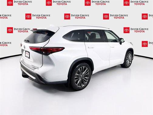 2023 Toyota Highlander Platinum