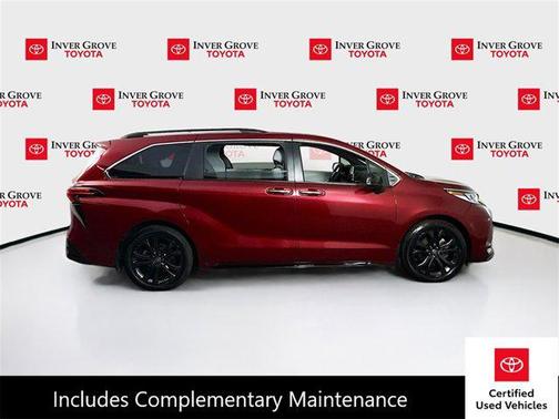 2022 Toyota Sienna XSE 7 Passenger