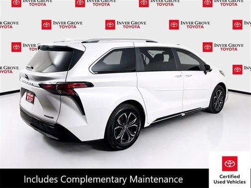 2025 Toyota Sienna Platinum 7 Passenger