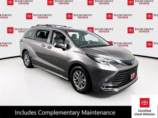 2022 Toyota Sienna XLE 7 Passenger