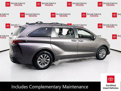 2022 Toyota Sienna XLE 7 Passenger