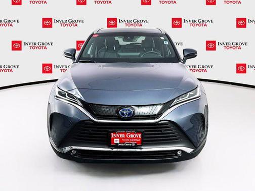 Coastal Gray Metallic 2024 Toyota Venza XLE
