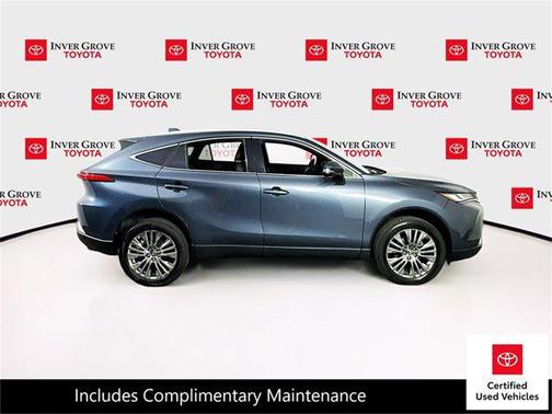 Coastal Gray Metallic 2024 Toyota Venza XLE