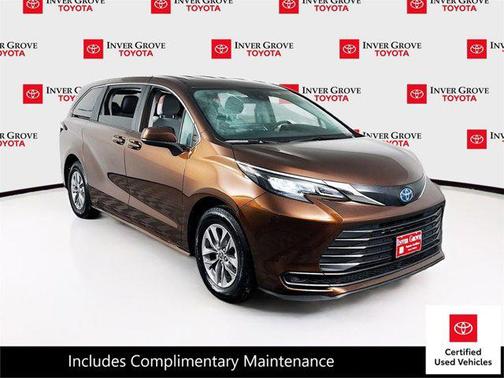 2024 Toyota Sienna LE