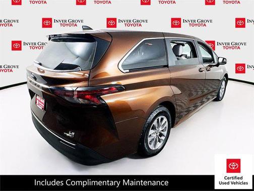 2024 Toyota Sienna LE