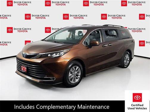 2022 Toyota Sienna XLE 8 Passenger