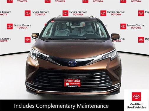 2022 Toyota Sienna XLE 8 Passenger