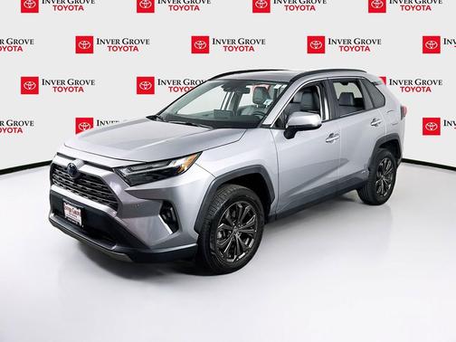 Silver Sky Metallic 2022 Toyota RAV4 Hybrid SE