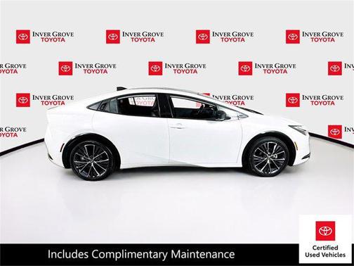 2025 Toyota Prius XLE