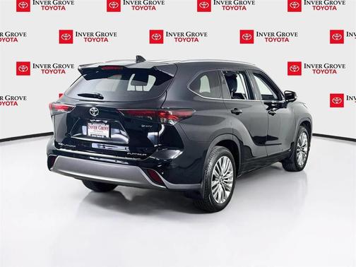 Midnight Black Metallic 2025 Toyota Highlander Hybrid Platinum