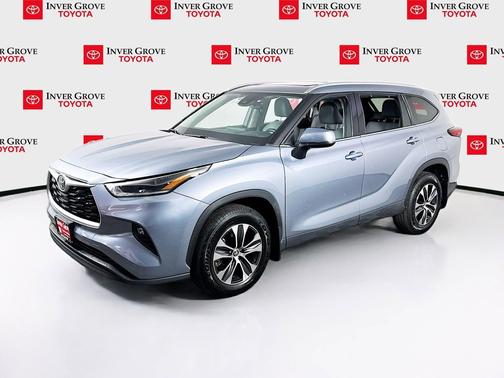 Moon Dust 2021 Toyota Highlander XLE