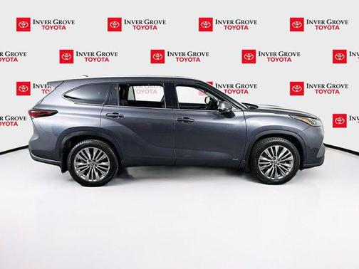 Celestial Silver Metallic 2025 Toyota Highlander Hybrid Platinum