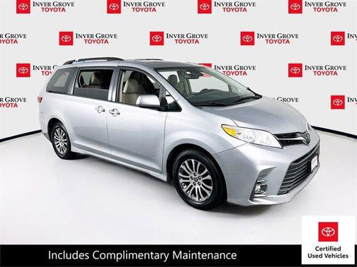 2020 Toyota Sienna XLE