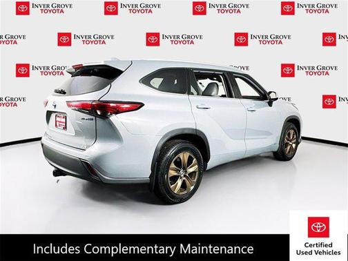 2022 Toyota Highlander Hybrid XLE