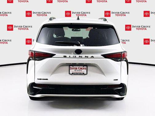 2025 Toyota Sienna XSE 7 Passenger