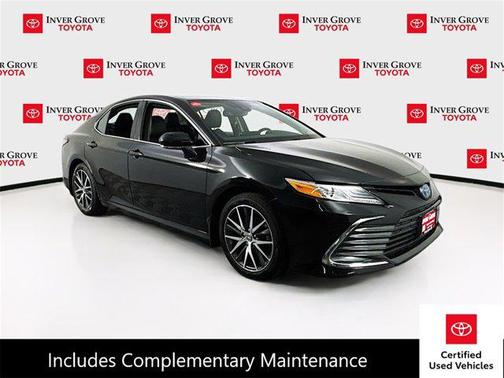 2022 Toyota Camry Hybrid XLE