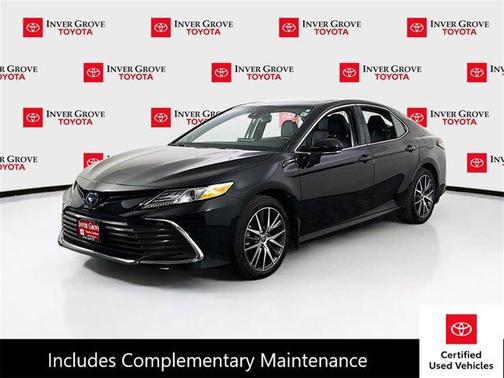 2022 Toyota Camry Hybrid XLE