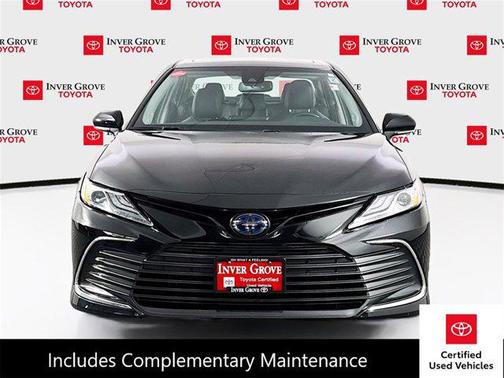 2022 Toyota Camry Hybrid XLE
