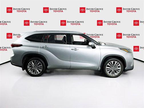 2023 Toyota Highlander Hybrid Platinum