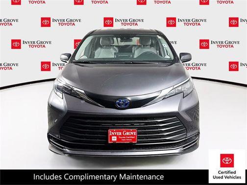 2025 Toyota Sienna LE
