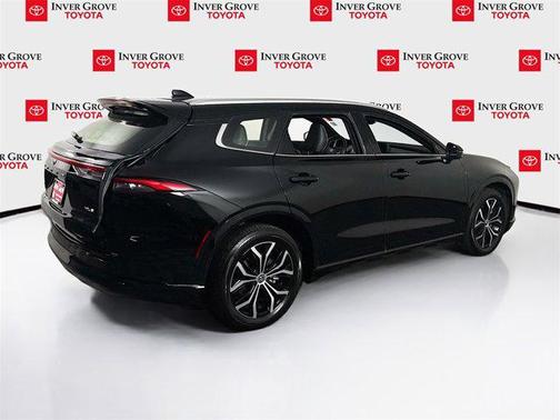 2025 Toyota Crown Signia XLE