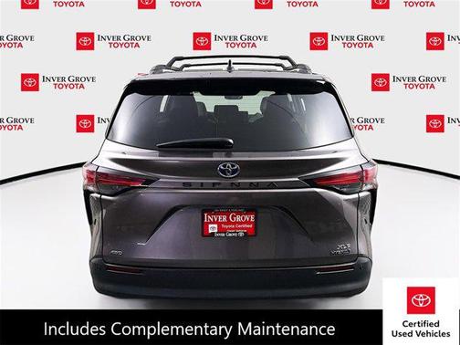 2022 Toyota Sienna XLE 7 Passenger