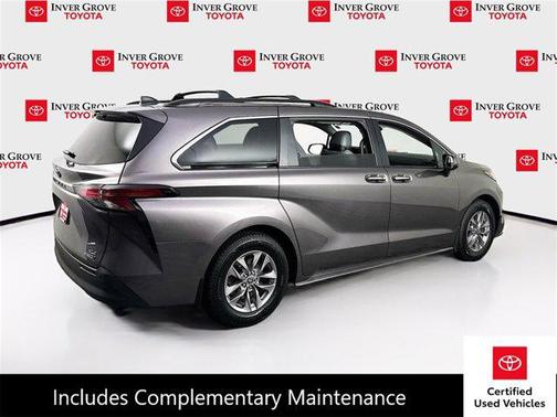 2022 Toyota Sienna XLE 7 Passenger