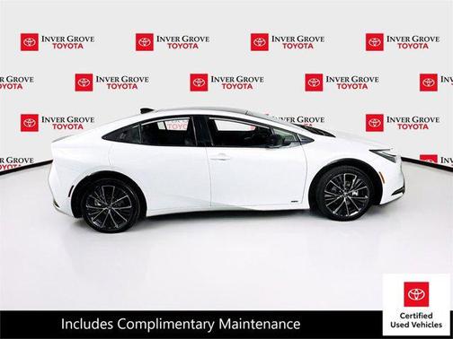 2025 Toyota Prius XLE