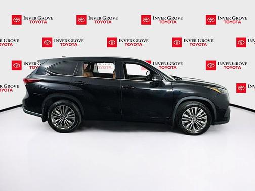 Midnight Black Metallic 2022 Toyota Highlander Platinum