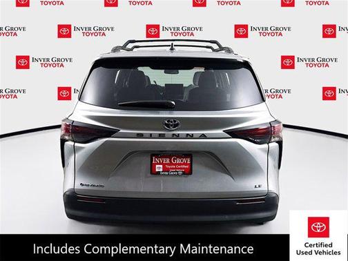 2025 Toyota Sienna LE