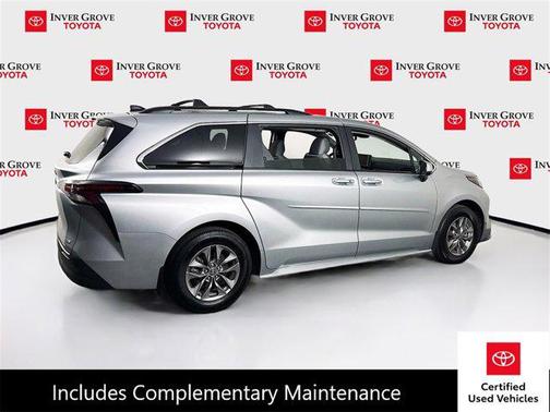 2025 Toyota Sienna LE